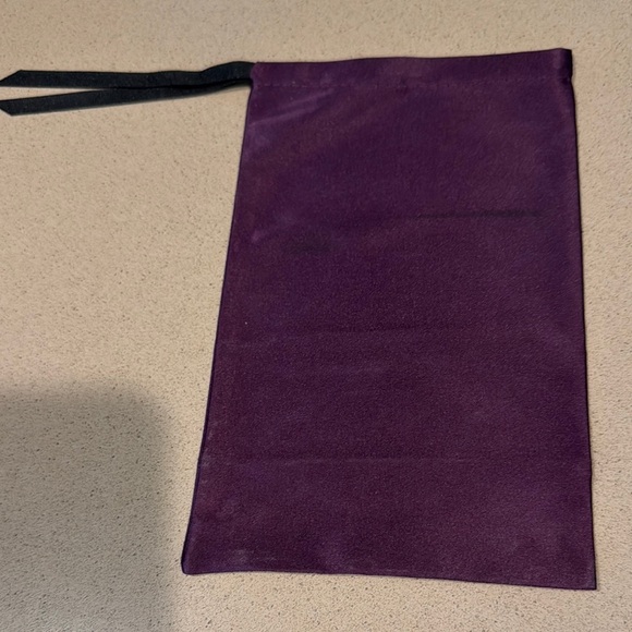 Gucci Satin Sunglass pouch in Rich Purple with Black Tie